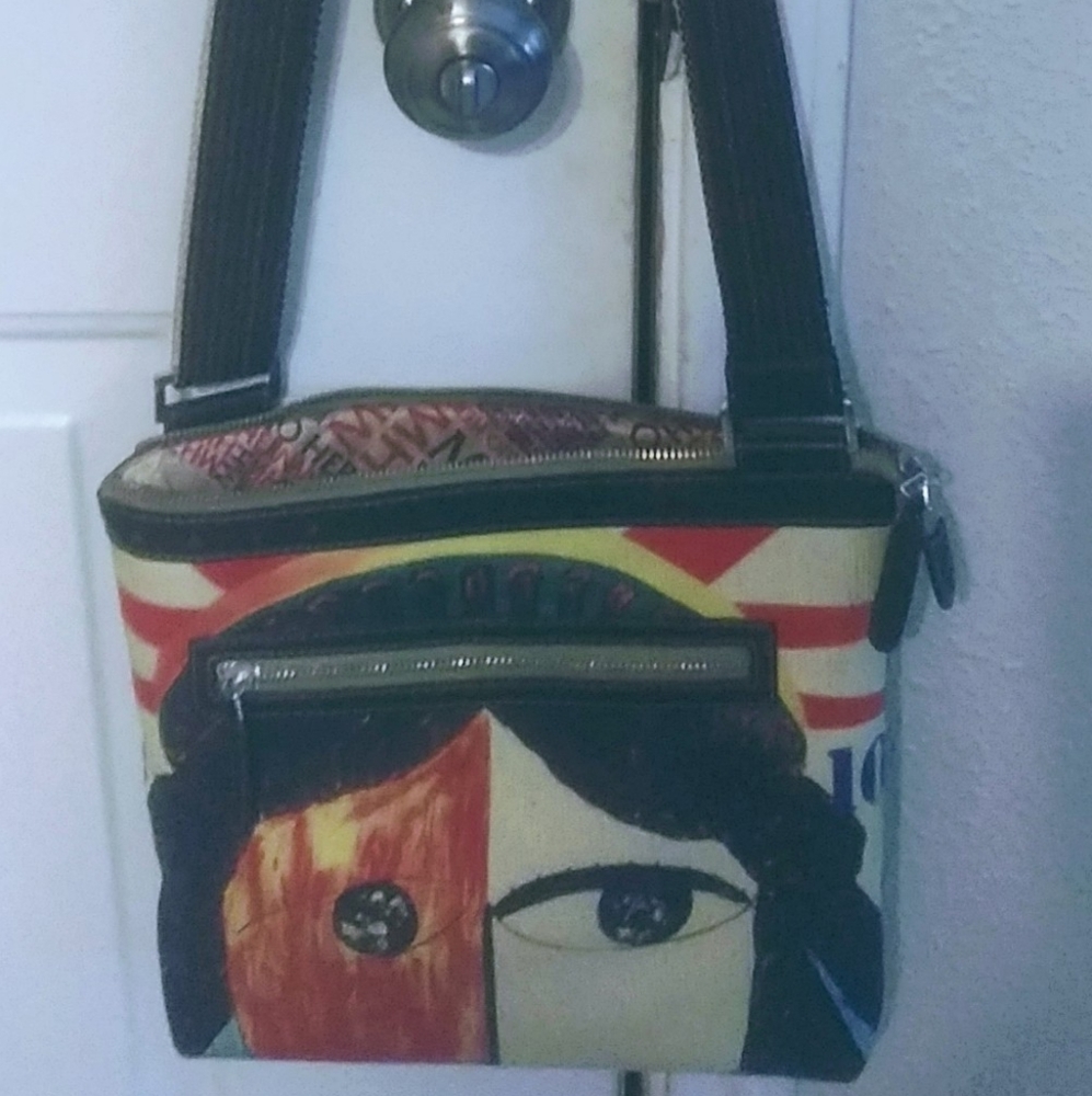 Fantastic Never Used Signed by Reknown Artist Vianey handbag by Mario Hernandez!